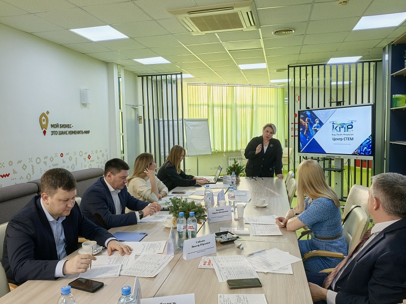 Резидент ИТ-площадки омского центра «Мой бизнес» начнет обучать пилотированию дронов